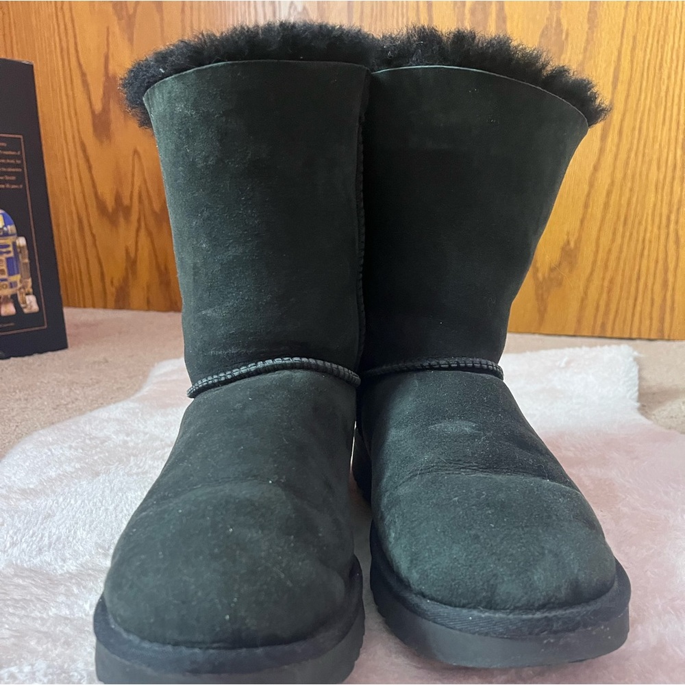 BLACK BAILEY BOW TWO UGGS - Picture 3 of 8